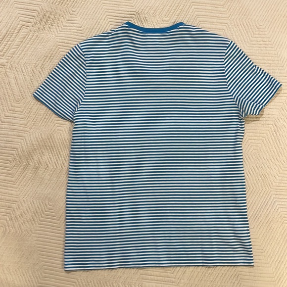 Lacoste v neck T shirt - Picture 5 of 5